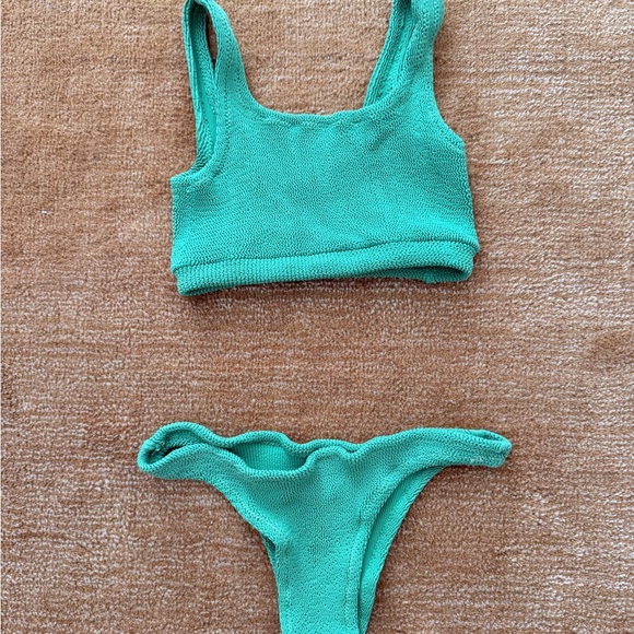 Stylish Green Bikini Set - Picture 1 of 10